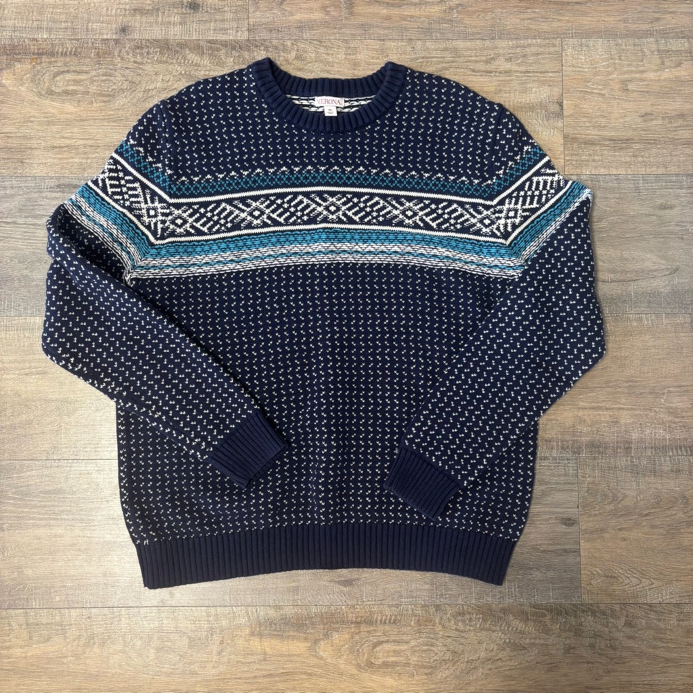Versona Men's Navy and Teal Crewneck Sweater